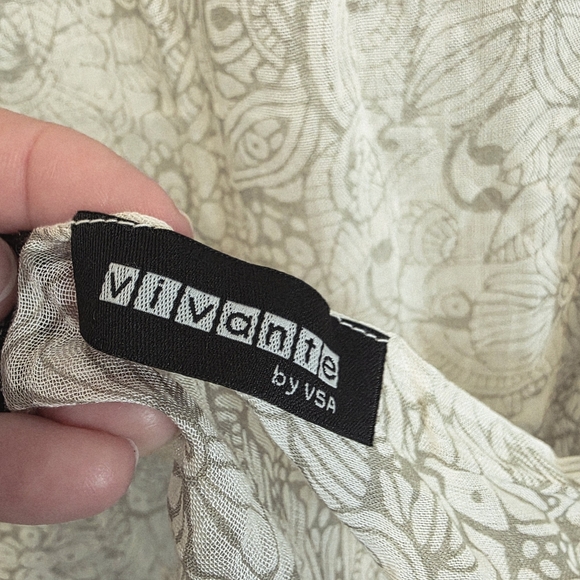 NWT VIVANTE by VSA Floral Scarf / Wrap Coastal Beach Resortwear Frayed Ends - Picture 8 of 11